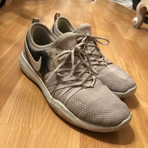 Nike women’s free run sneakers